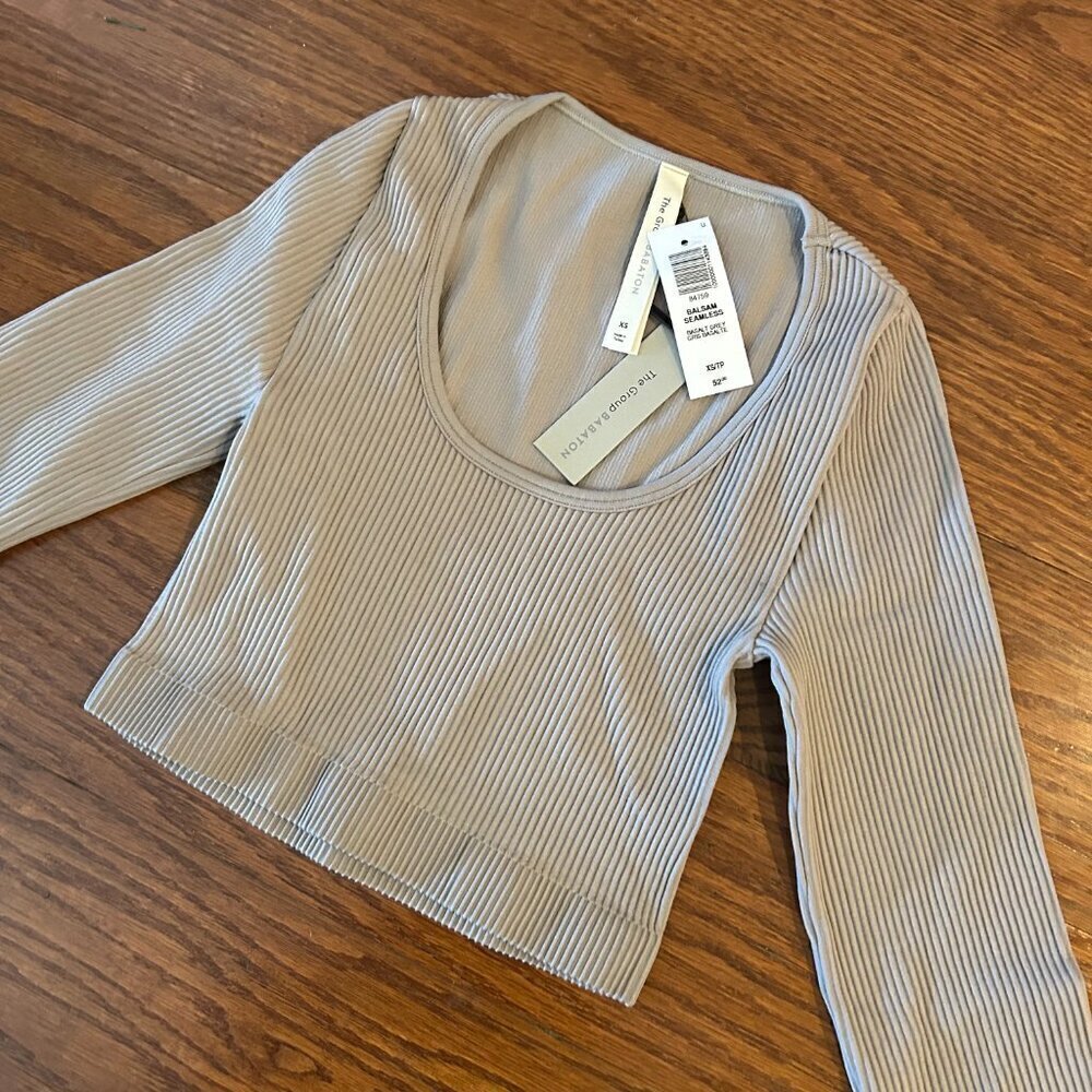 NWT Babaton Sculpt Ribbed Scoop Neck Cropped Longsleeve Size XS Seamless ARITZIA - Picture 5 of 7